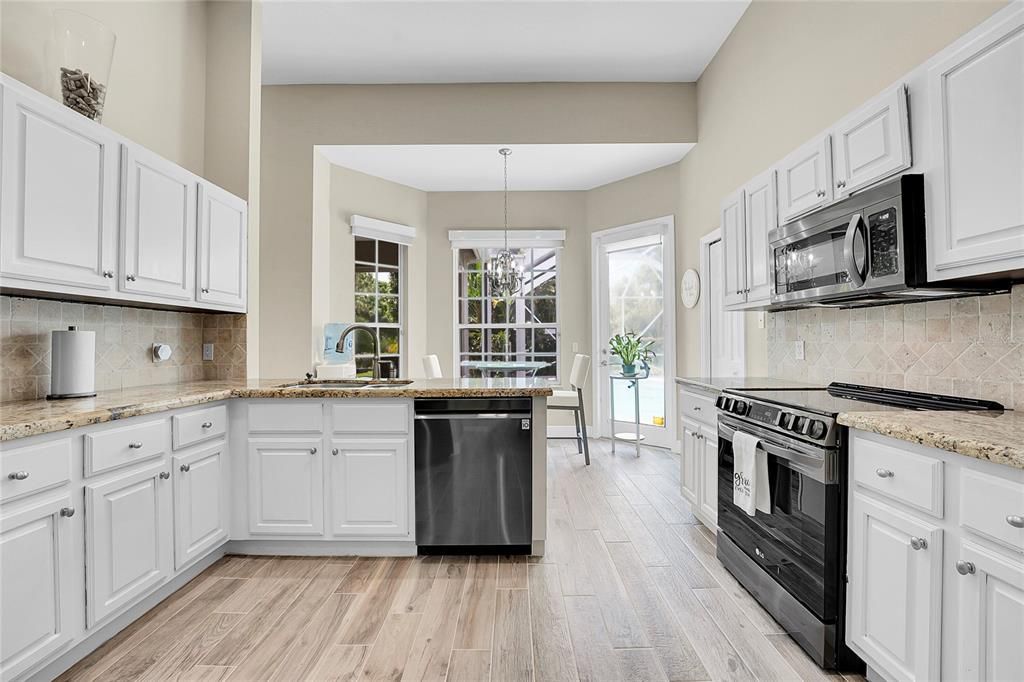 Active With Contract: $510,000 (3 beds, 2 baths, 2030 Square Feet)