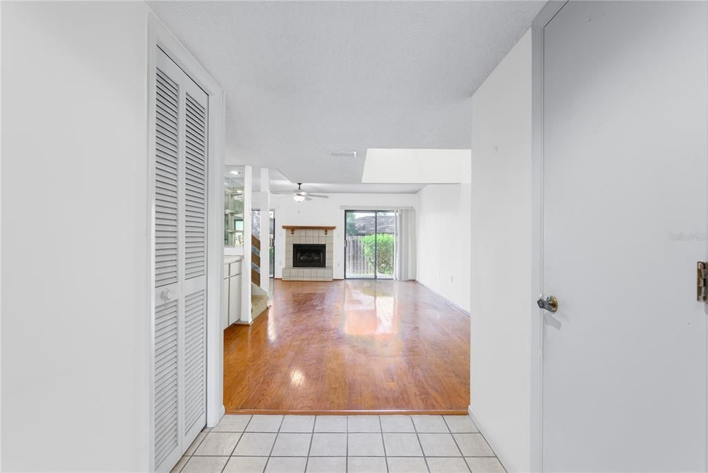 En Venta: $289,000 (2 camas, 3 baños, 1544 Pies cuadrados)