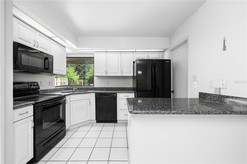 En Venta: $289,000 (2 camas, 3 baños, 1544 Pies cuadrados)