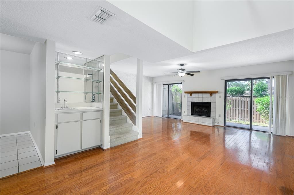 En Venta: $289,000 (2 camas, 3 baños, 1544 Pies cuadrados)