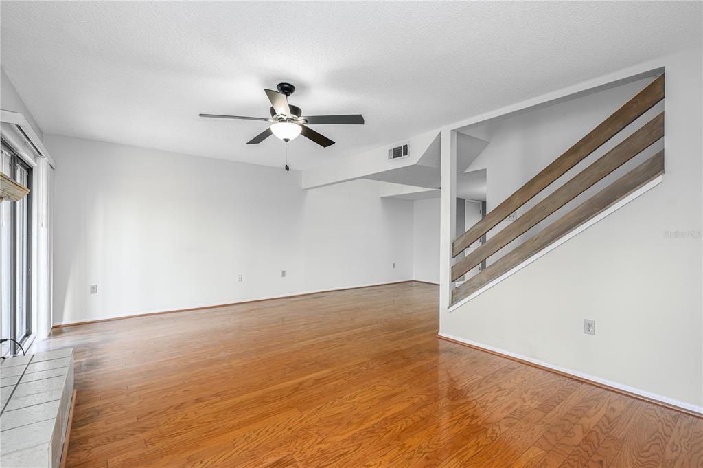 En Venta: $289,000 (2 camas, 3 baños, 1544 Pies cuadrados)