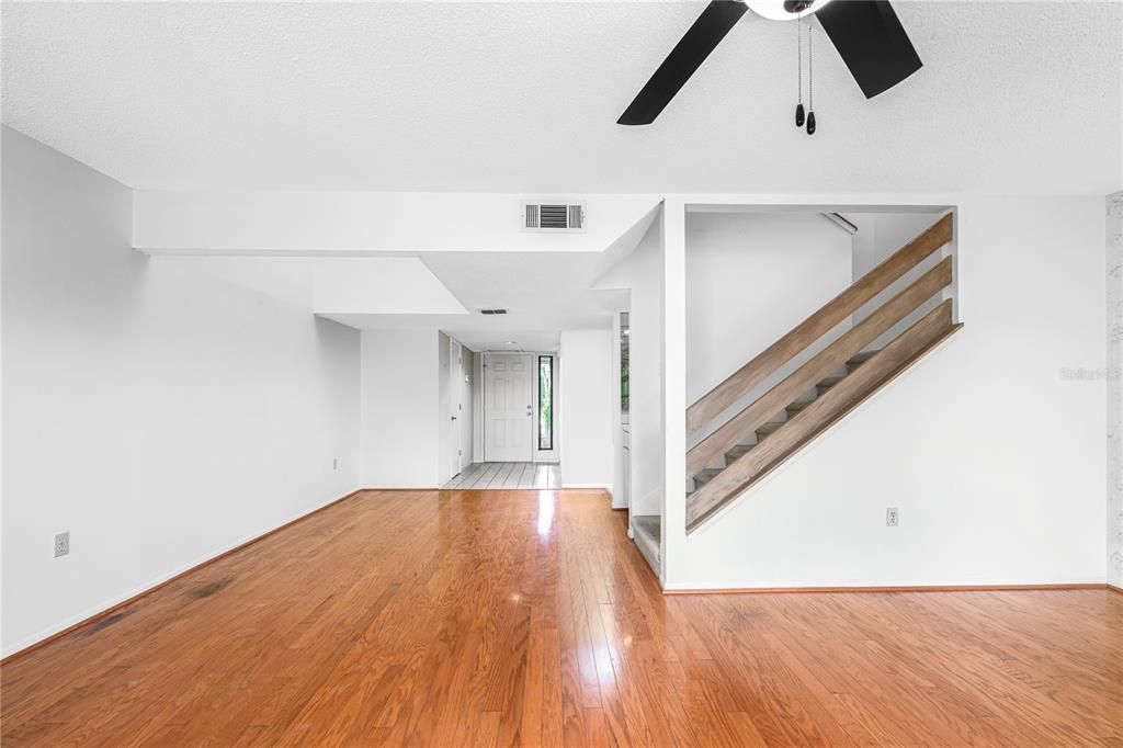 En Venta: $289,000 (2 camas, 3 baños, 1544 Pies cuadrados)