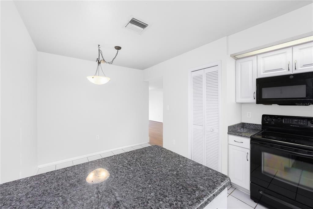 En Venta: $289,000 (2 camas, 3 baños, 1544 Pies cuadrados)