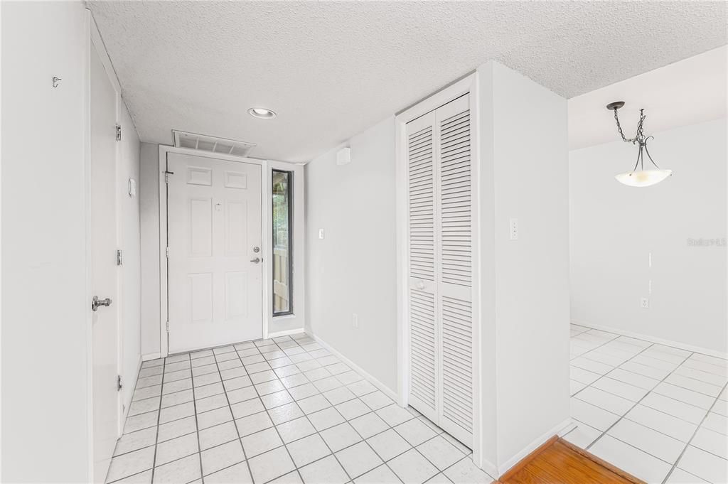 En Venta: $289,000 (2 camas, 3 baños, 1544 Pies cuadrados)