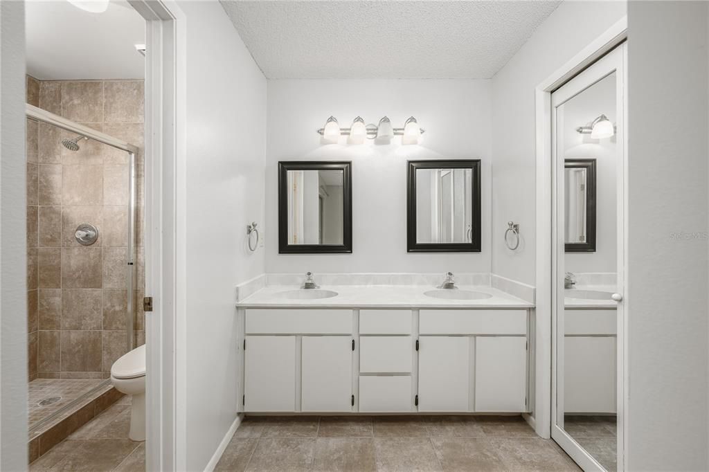 En Venta: $289,000 (2 camas, 3 baños, 1544 Pies cuadrados)