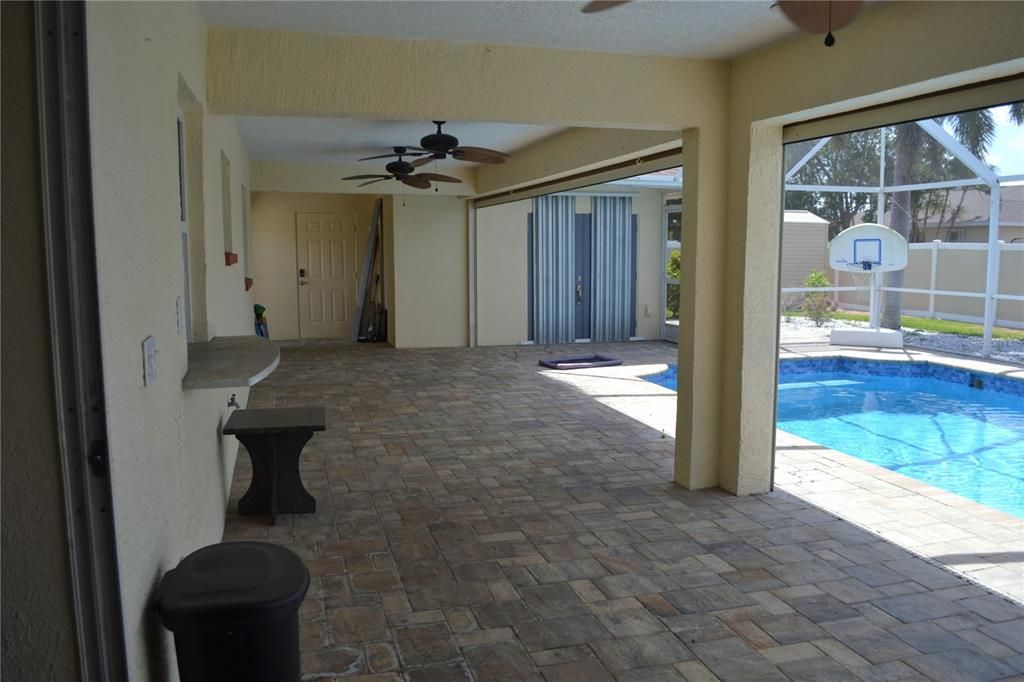 For Sale: $425,000 (3 beds, 2 baths, 1309 Square Feet)