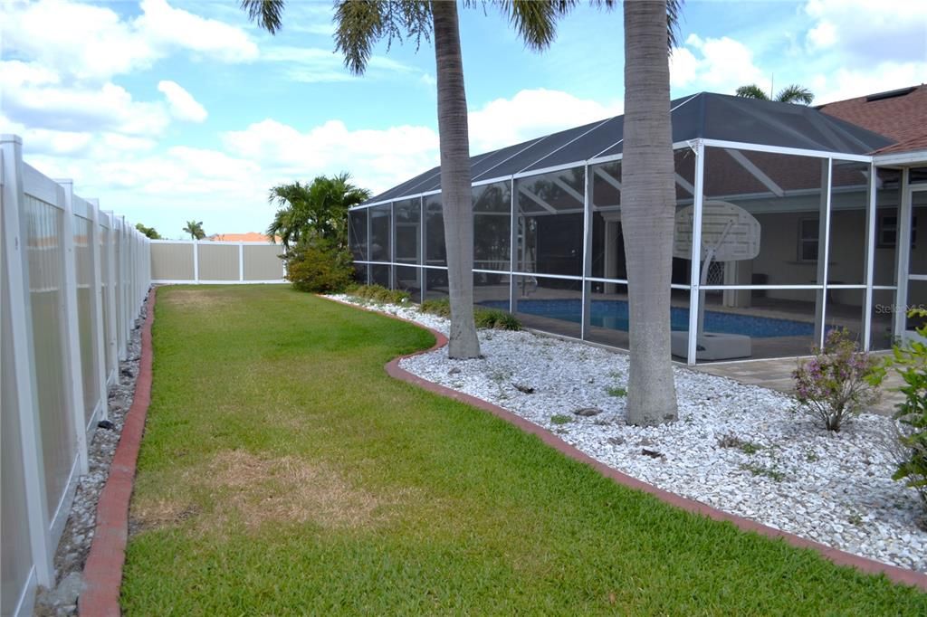 For Sale: $425,000 (3 beds, 2 baths, 1309 Square Feet)