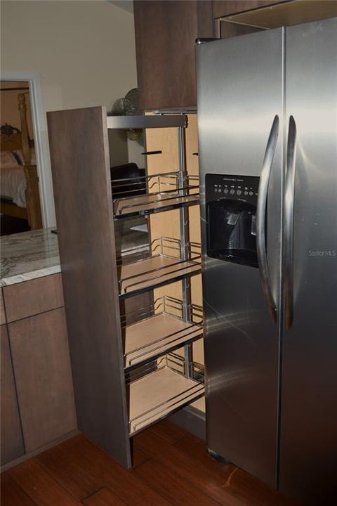 For Sale: $425,000 (3 beds, 2 baths, 1309 Square Feet)