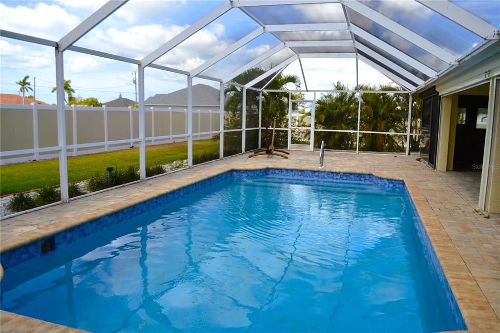 For Sale: $425,000 (3 beds, 2 baths, 1309 Square Feet)