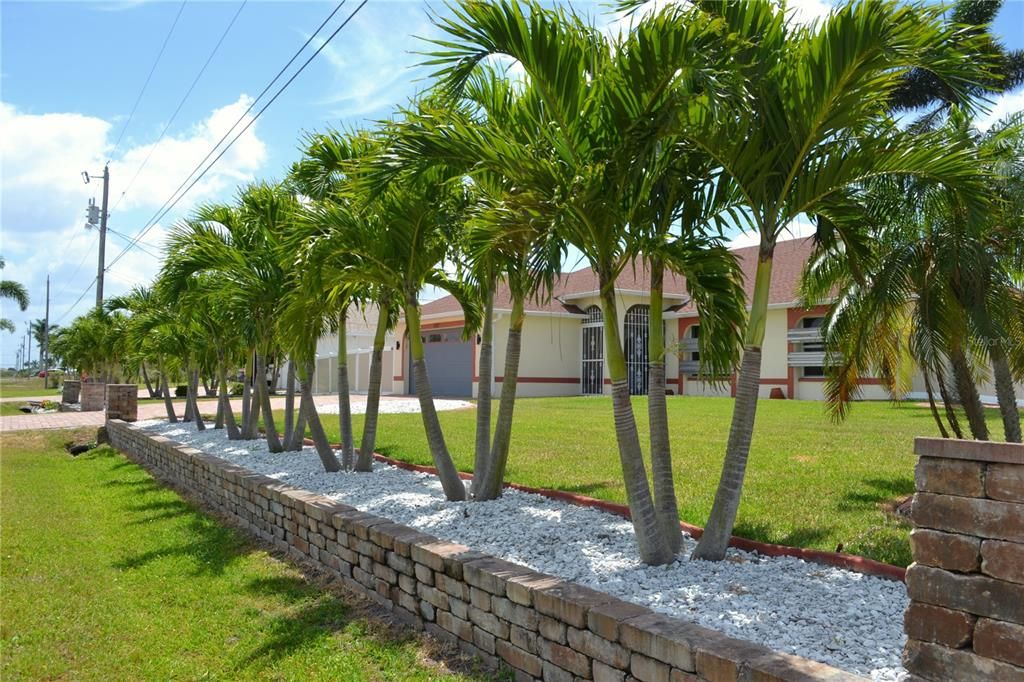 For Sale: $425,000 (3 beds, 2 baths, 1309 Square Feet)