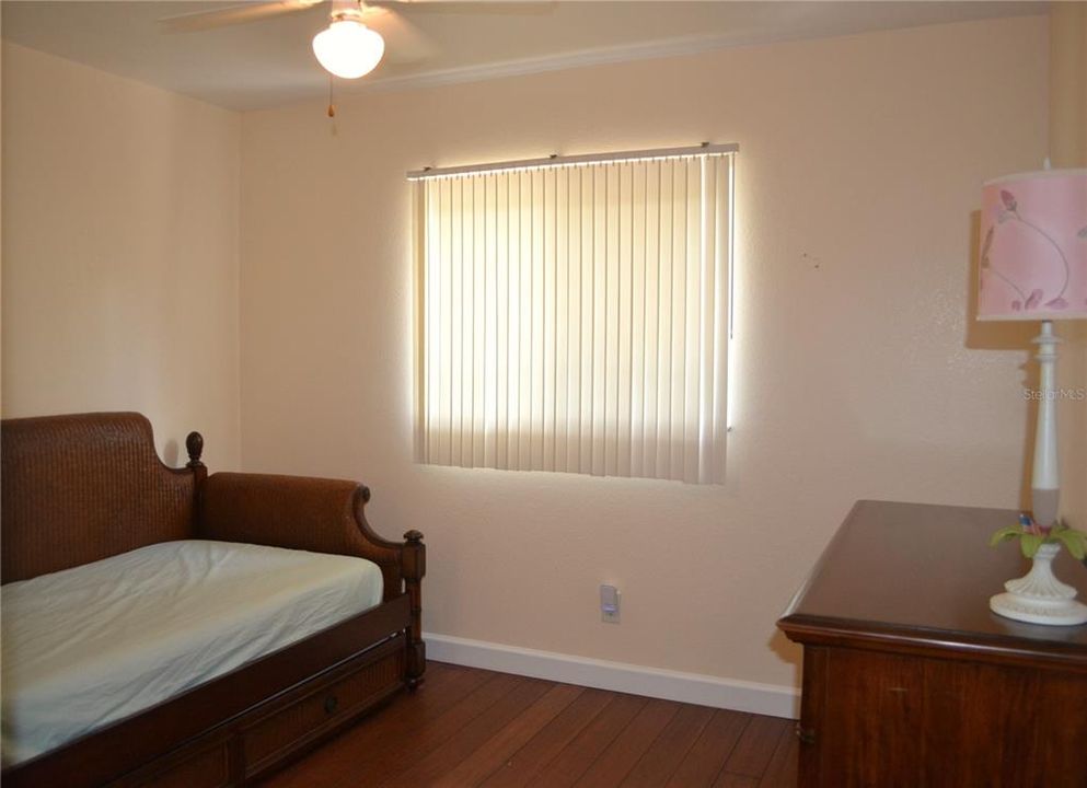 For Sale: $425,000 (3 beds, 2 baths, 1309 Square Feet)