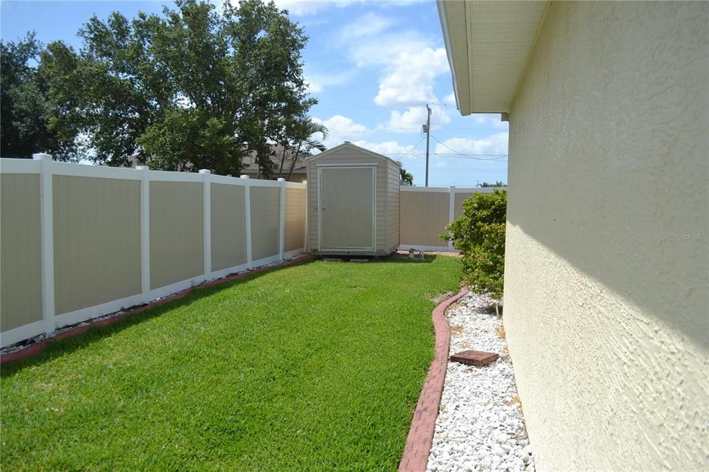 For Sale: $425,000 (3 beds, 2 baths, 1309 Square Feet)