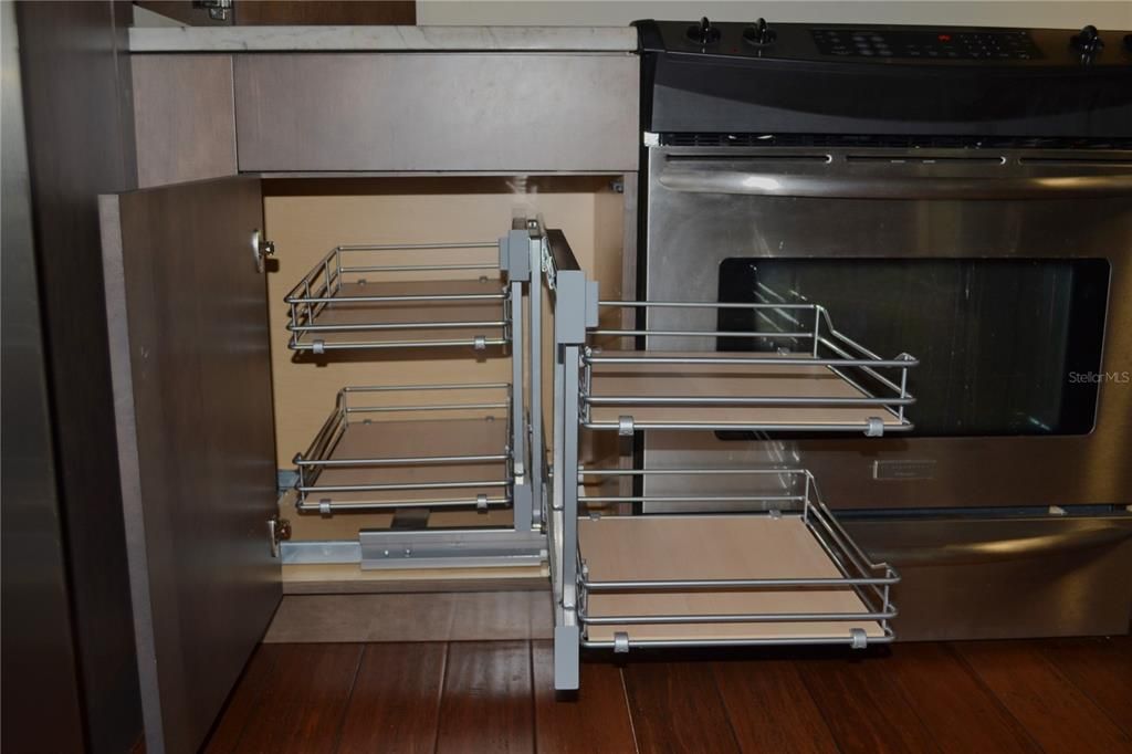 For Sale: $425,000 (3 beds, 2 baths, 1309 Square Feet)