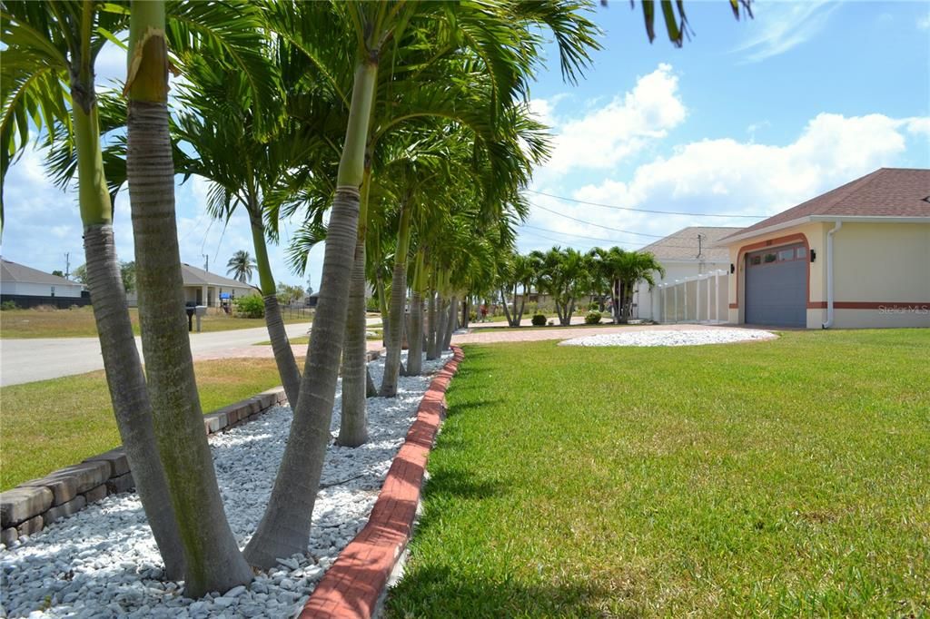 For Sale: $425,000 (3 beds, 2 baths, 1309 Square Feet)