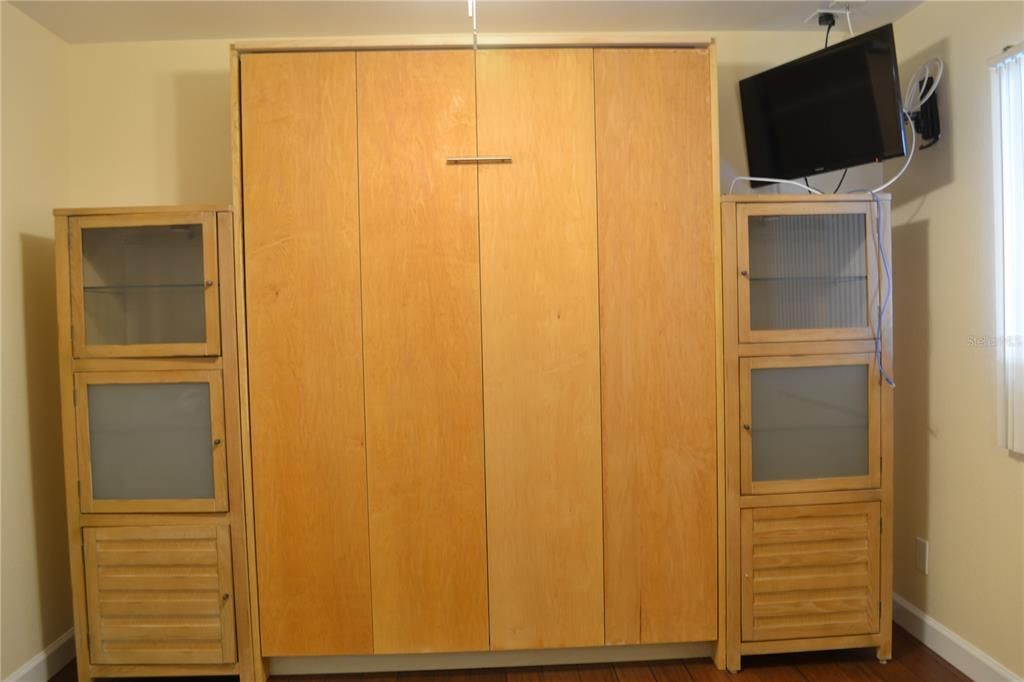 For Sale: $425,000 (3 beds, 2 baths, 1309 Square Feet)