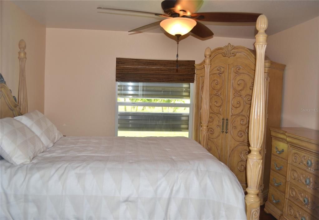 For Sale: $425,000 (3 beds, 2 baths, 1309 Square Feet)