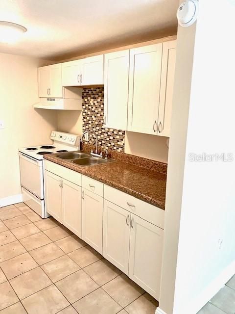 Activo con contrato: $359,000 (4 camas, 0 baños, 1296 Pies cuadrados)