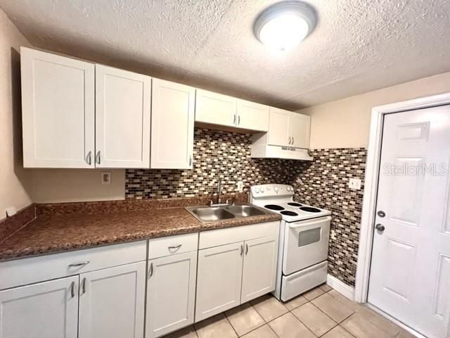 Activo con contrato: $359,000 (4 camas, 0 baños, 1296 Pies cuadrados)