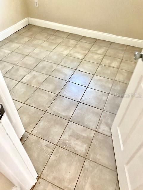 Activo con contrato: $359,000 (4 camas, 0 baños, 1296 Pies cuadrados)