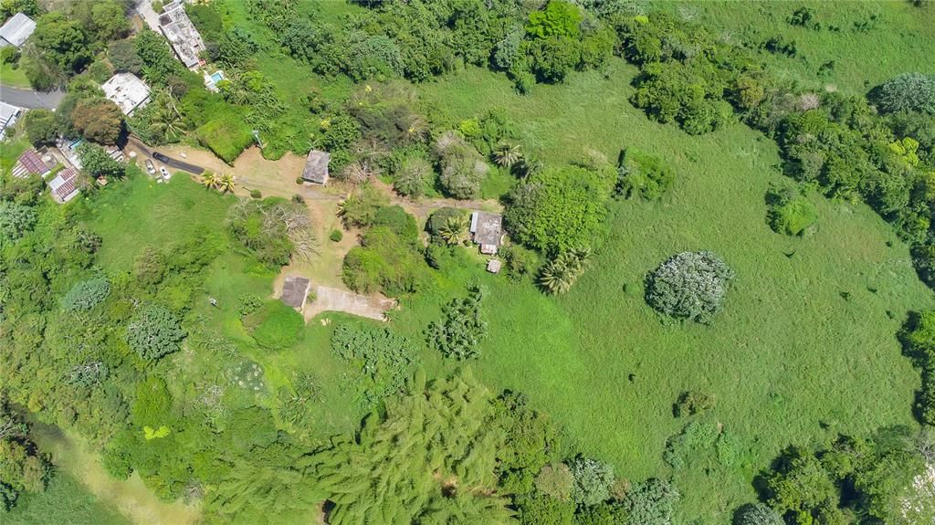 待售: $1,150,000 (14.17 acres)