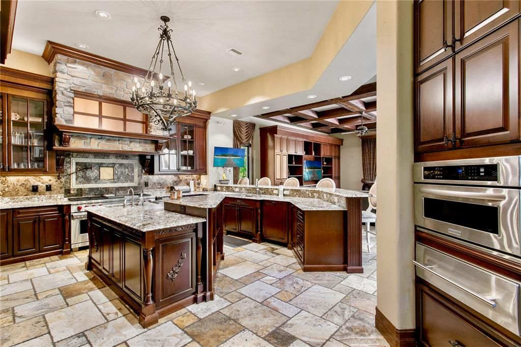 For Sale: $3,775,000 (5 beds, 5 baths, 6783 Square Feet)