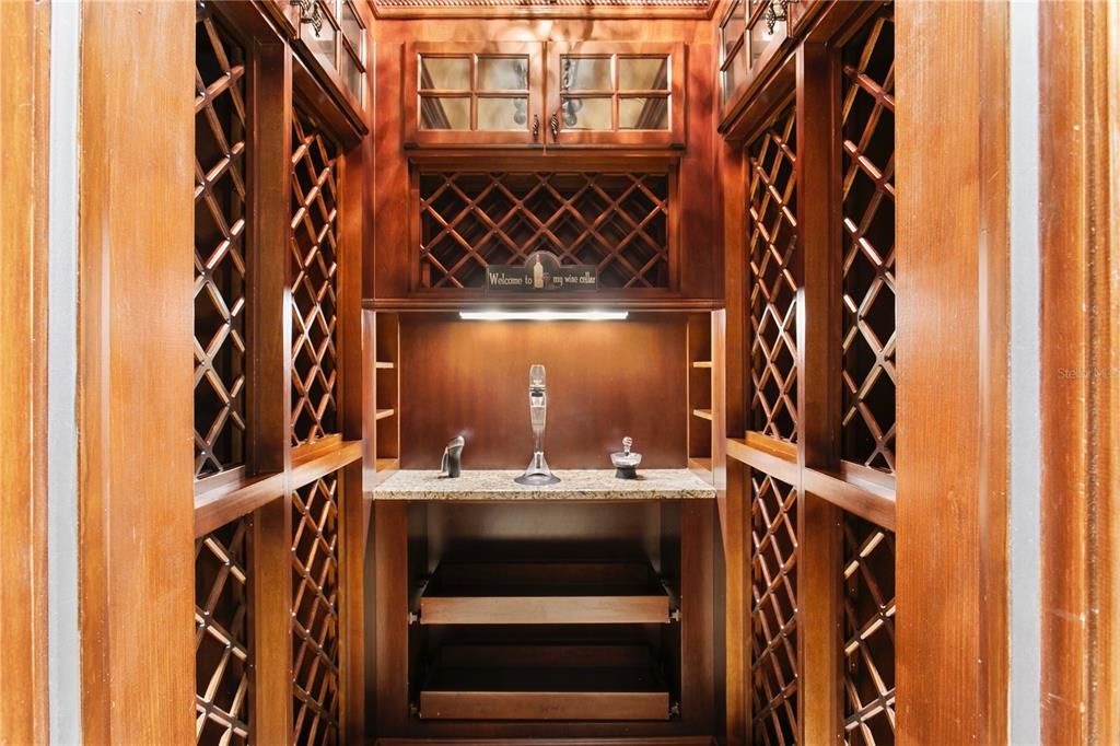 For Sale: $3,775,000 (5 beds, 5 baths, 6783 Square Feet)