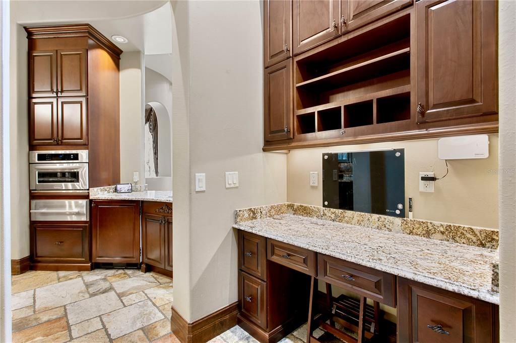 For Sale: $3,775,000 (5 beds, 5 baths, 6783 Square Feet)