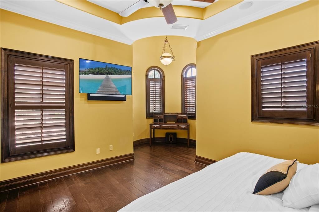 For Sale: $3,775,000 (5 beds, 5 baths, 6783 Square Feet)