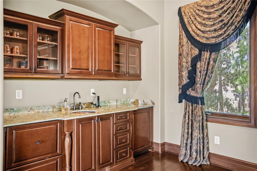 For Sale: $3,775,000 (5 beds, 5 baths, 6783 Square Feet)