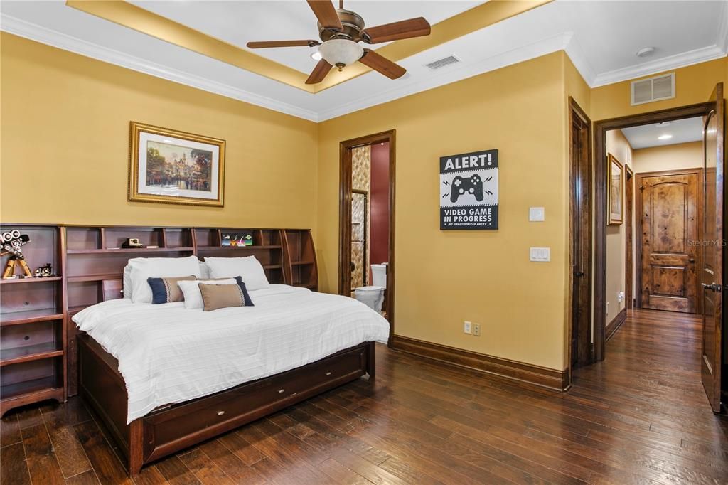 For Sale: $3,775,000 (5 beds, 5 baths, 6783 Square Feet)