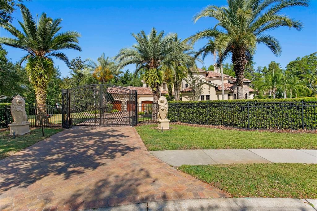 For Sale: $3,775,000 (5 beds, 5 baths, 6783 Square Feet)