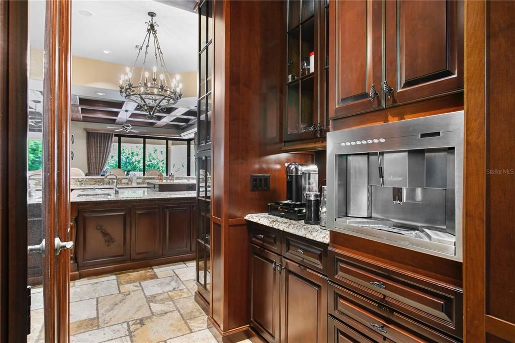 For Sale: $3,775,000 (5 beds, 5 baths, 6783 Square Feet)