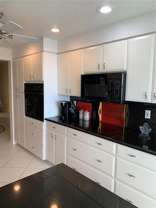 出租: $5,000 (3 贝兹, 2 浴室, 2172 平方英尺)