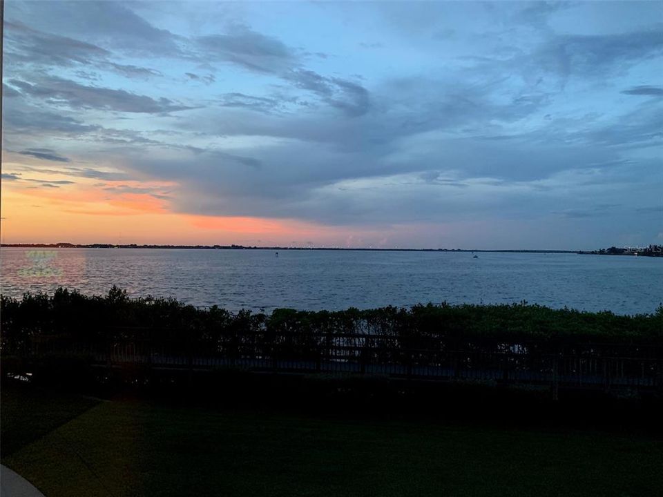 出租: $5,000 (3 贝兹, 2 浴室, 2172 平方英尺)