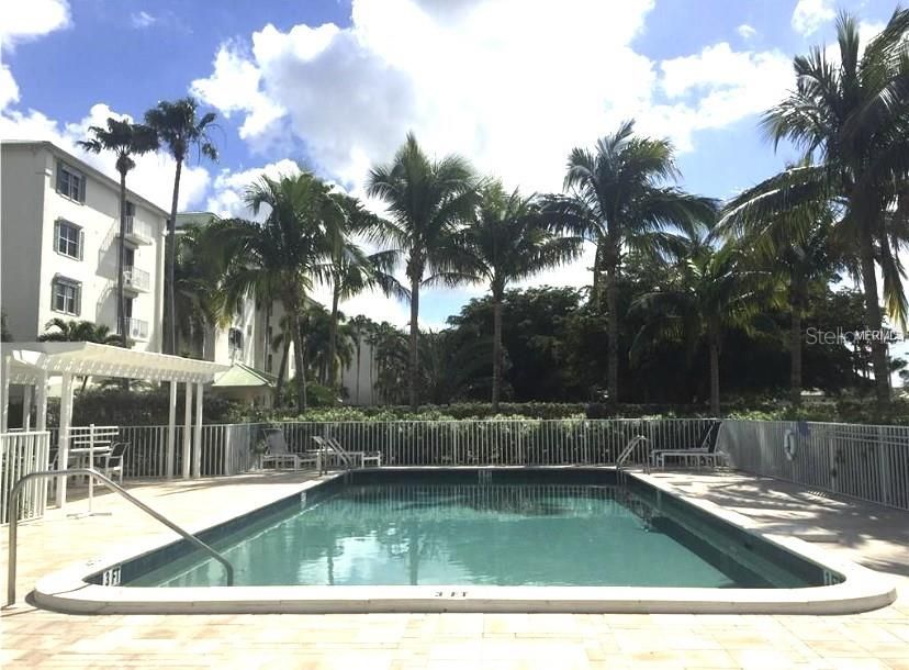 出租: $5,000 (3 贝兹, 2 浴室, 2172 平方英尺)