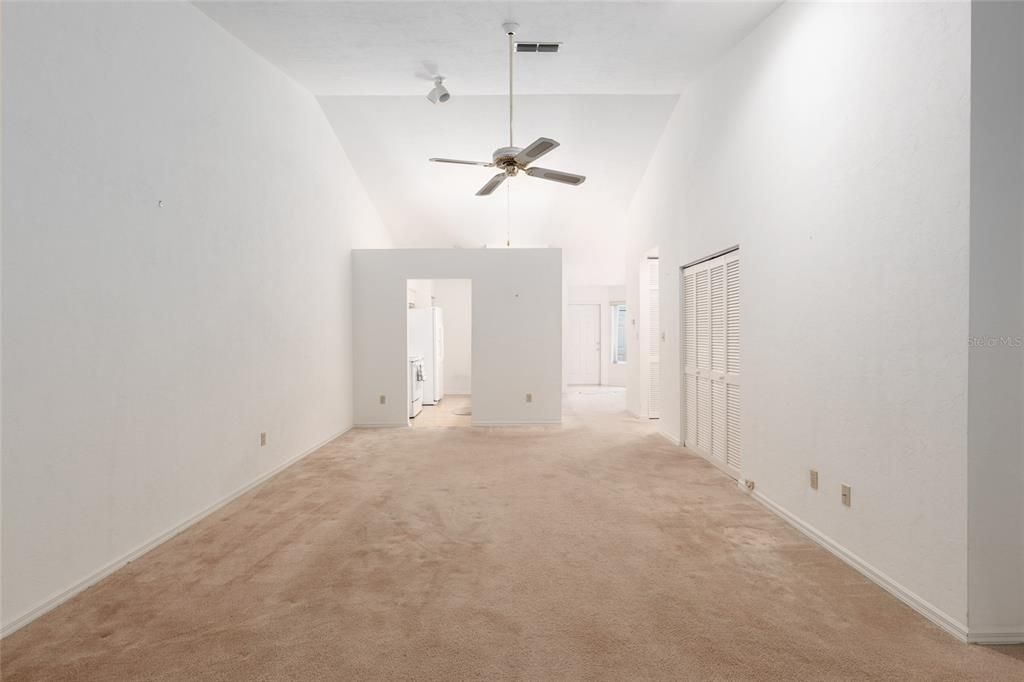 For Sale: $199,000 (2 beds, 2 baths, 1406 Square Feet)