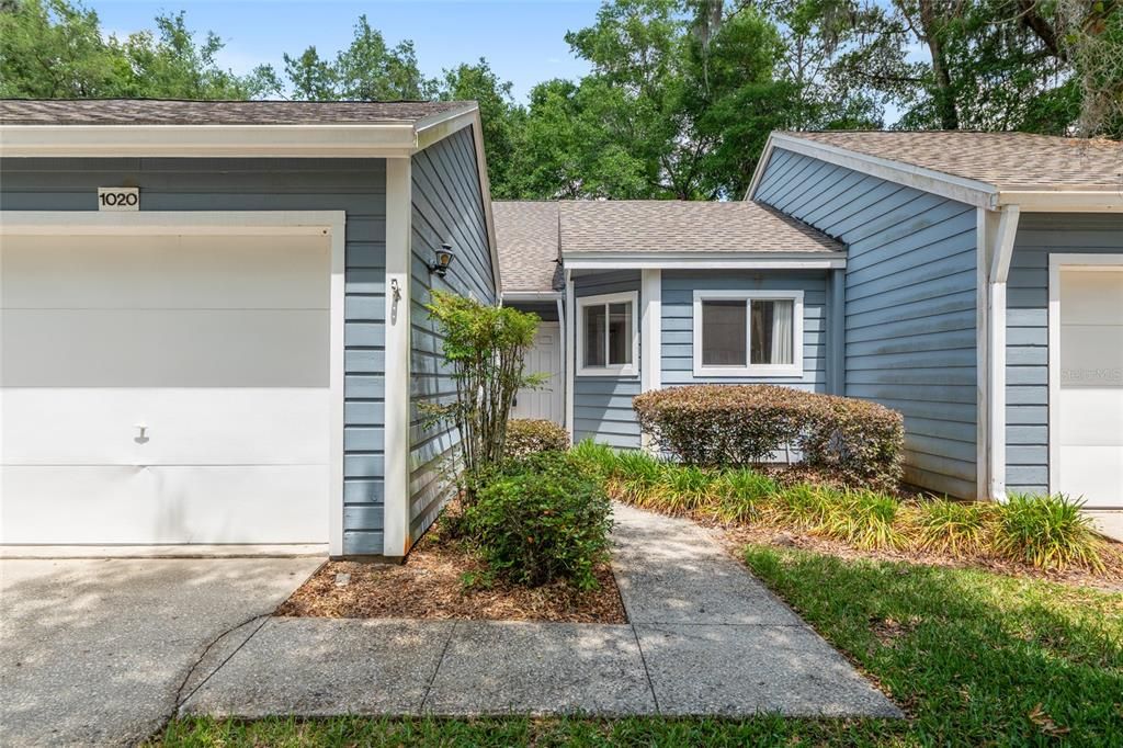 For Sale: $199,000 (2 beds, 2 baths, 1406 Square Feet)