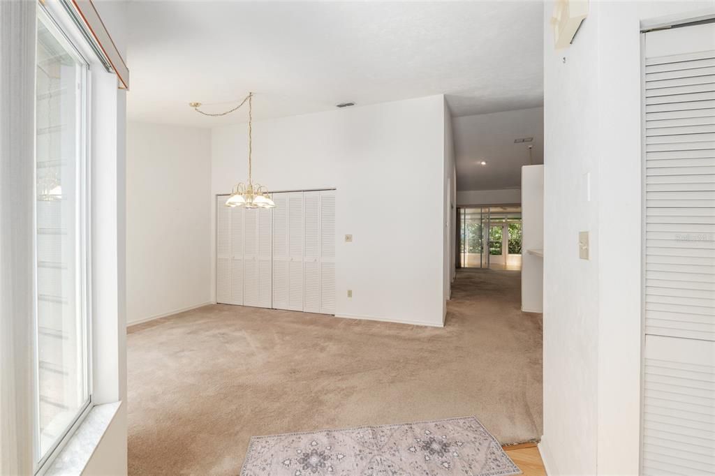 For Sale: $199,000 (2 beds, 2 baths, 1406 Square Feet)