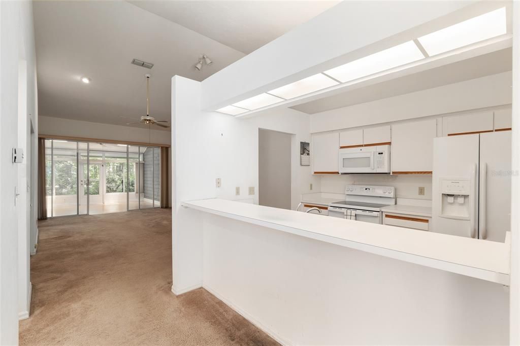 For Sale: $199,000 (2 beds, 2 baths, 1406 Square Feet)