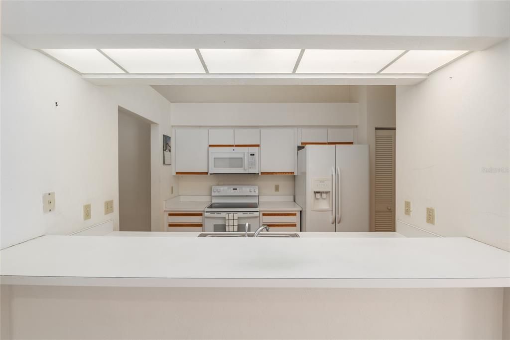 For Sale: $199,000 (2 beds, 2 baths, 1406 Square Feet)