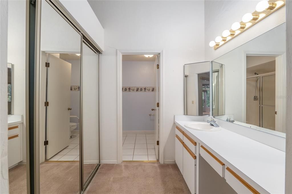 For Sale: $199,000 (2 beds, 2 baths, 1406 Square Feet)