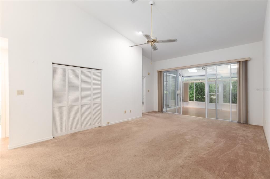 For Sale: $199,000 (2 beds, 2 baths, 1406 Square Feet)