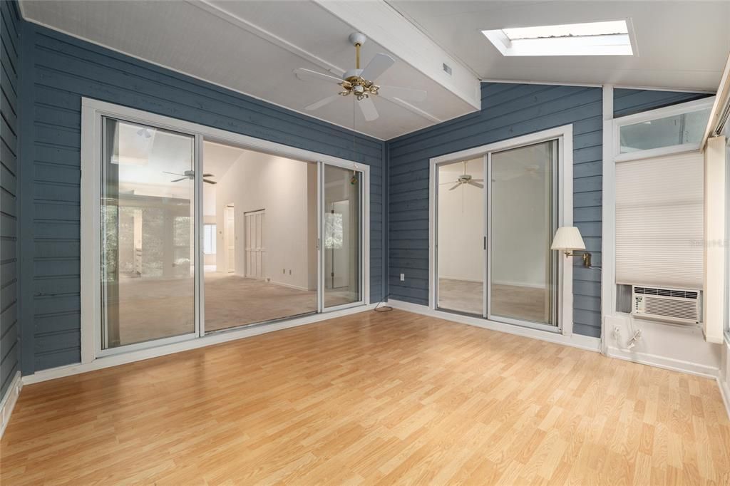 For Sale: $199,000 (2 beds, 2 baths, 1406 Square Feet)