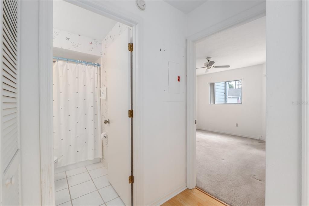 For Sale: $199,000 (2 beds, 2 baths, 1406 Square Feet)