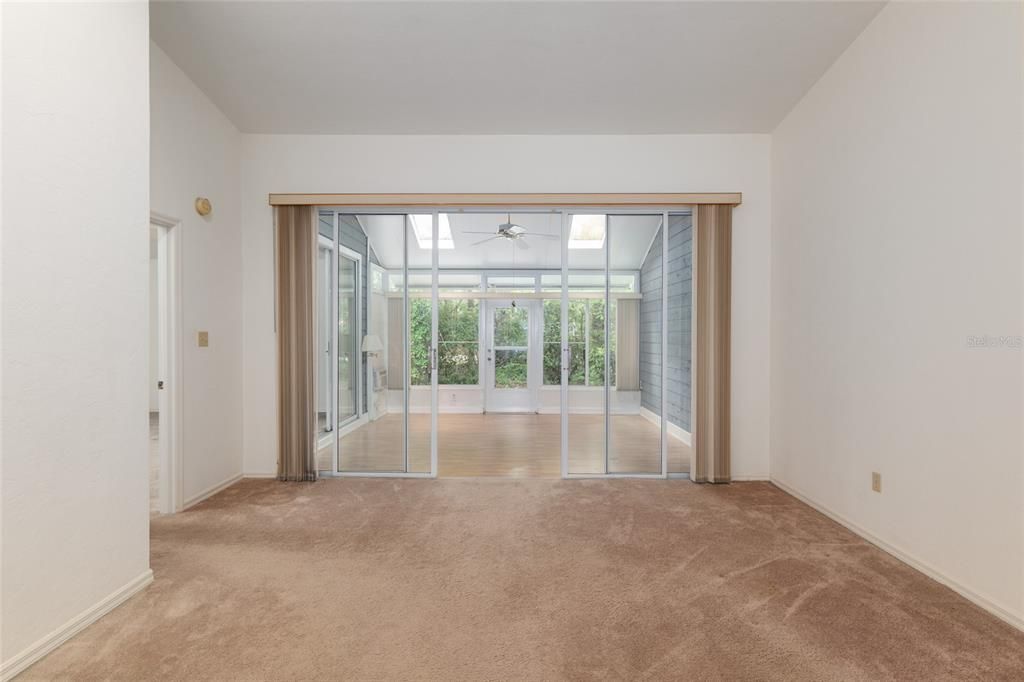 For Sale: $199,000 (2 beds, 2 baths, 1406 Square Feet)