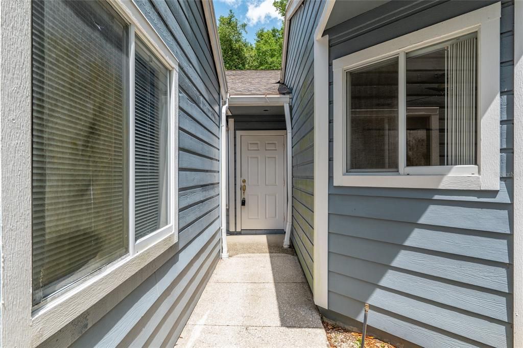 For Sale: $199,000 (2 beds, 2 baths, 1406 Square Feet)