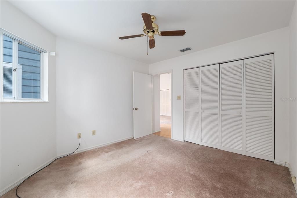 For Sale: $199,000 (2 beds, 2 baths, 1406 Square Feet)