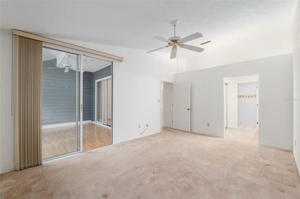 For Sale: $199,000 (2 beds, 2 baths, 1406 Square Feet)