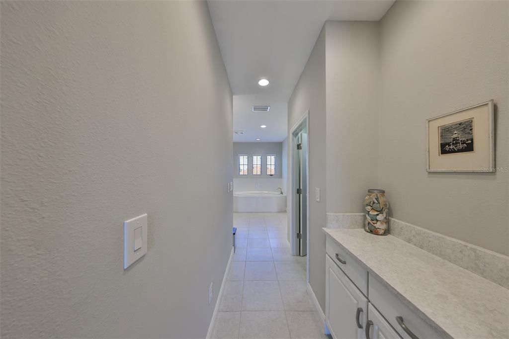 待售: $840,000 (5 贝兹, 4 浴室, 4389 平方英尺)