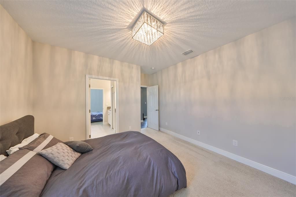 待售: $840,000 (5 贝兹, 4 浴室, 4389 平方英尺)